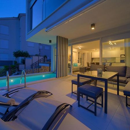 Villa Solis Lacus Modern Apartment - Private Heated Pool - Smart Tv Sky X - Free Parking Njivice Exteriér fotografie