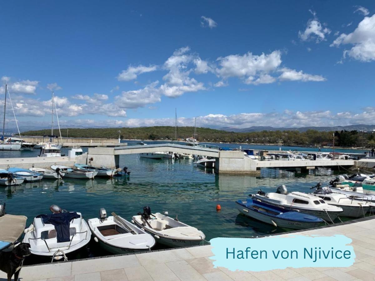 Villa Solis Lacus Modern Apartment - Private Heated Pool - Smart Tv Sky X - Free Parking Njivice Exteriér fotografie