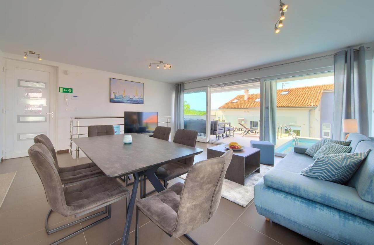 Villa Solis Lacus Modern Apartment - Private Heated Pool - Smart Tv Sky X - Free Parking Njivice Exteriér fotografie