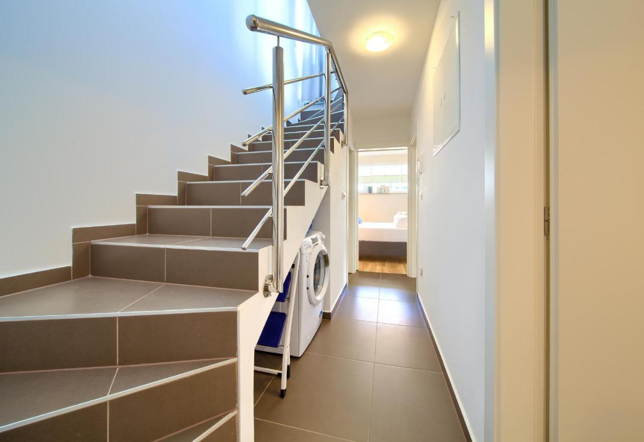 Villa Solis Lacus Modern Apartment - Private Heated Pool - Smart Tv Sky X - Free Parking Njivice Exteriér fotografie