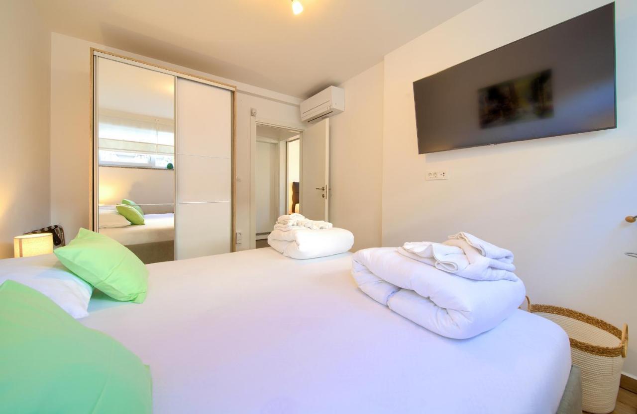 Villa Solis Lacus Modern Apartment - Private Heated Pool - Smart Tv Sky X - Free Parking Njivice Exteriér fotografie