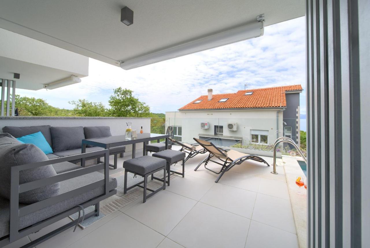 Villa Solis Lacus Modern Apartment - Private Heated Pool - Smart Tv Sky X - Free Parking Njivice Exteriér fotografie