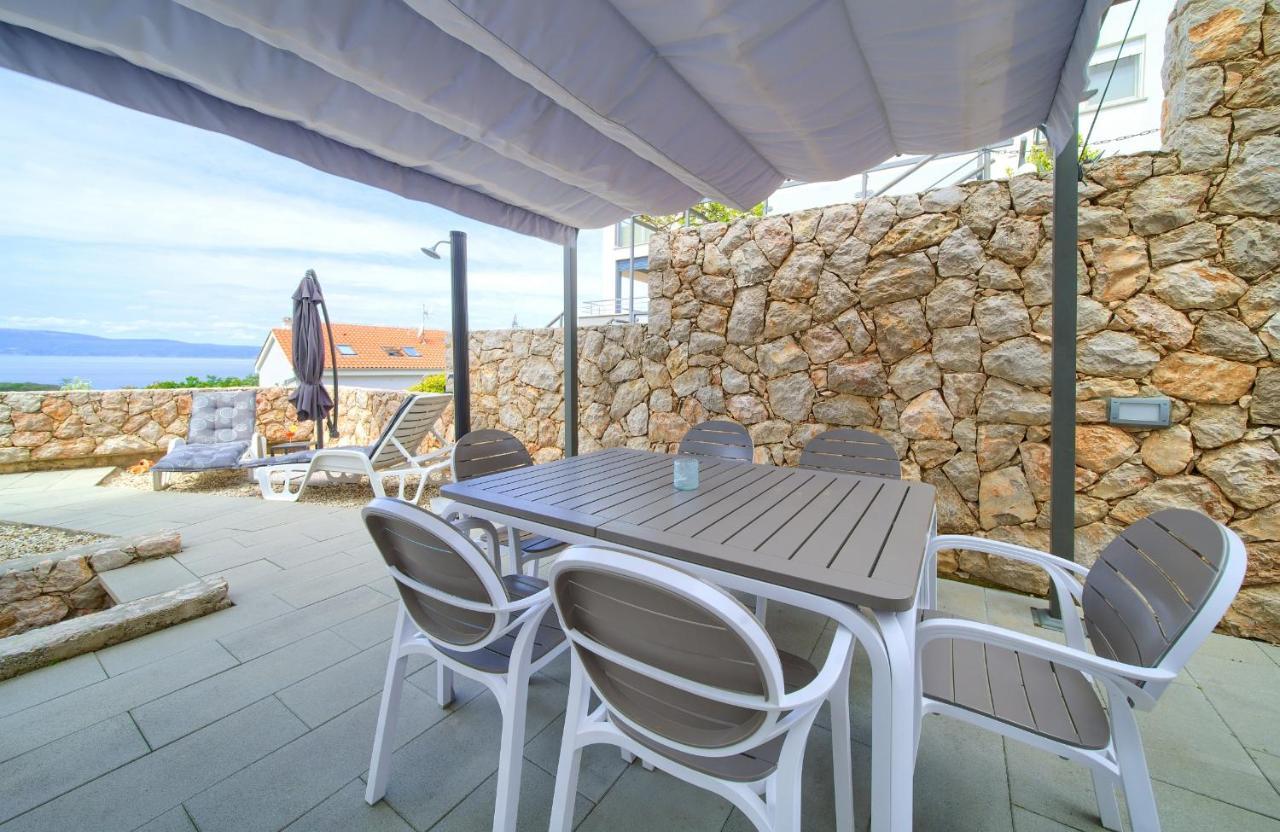 Villa Solis Lacus Modern Apartment - Private Heated Pool - Smart Tv Sky X - Free Parking Njivice Exteriér fotografie
