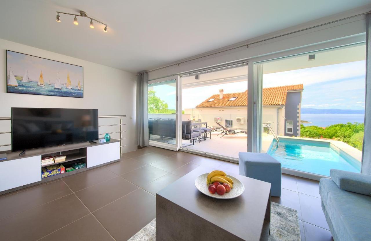 Villa Solis Lacus Modern Apartment - Private Heated Pool - Smart Tv Sky X - Free Parking Njivice Exteriér fotografie