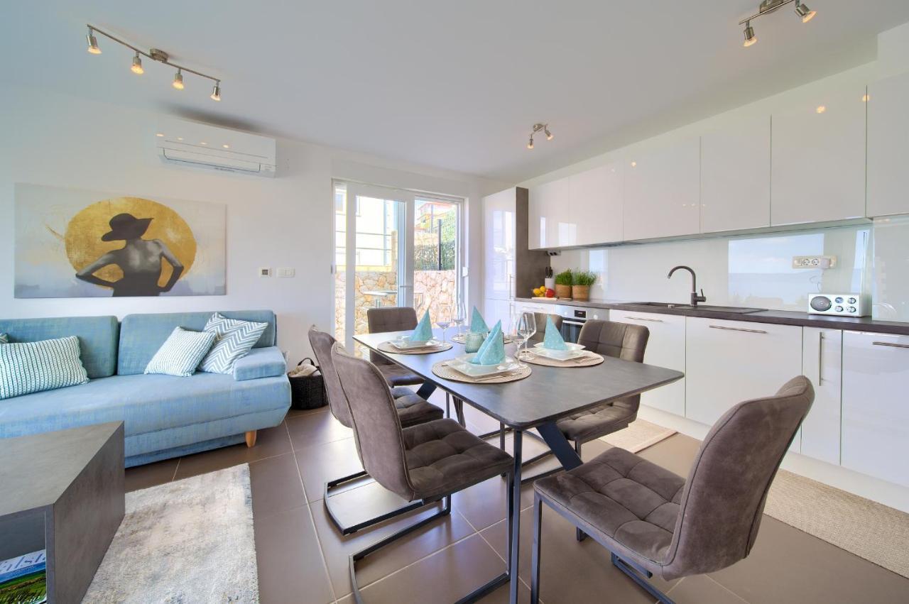 Villa Solis Lacus Modern Apartment - Private Heated Pool - Smart Tv Sky X - Free Parking Njivice Exteriér fotografie
