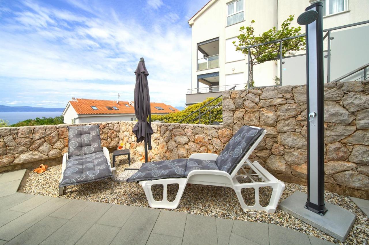 Villa Solis Lacus Modern Apartment - Private Heated Pool - Smart Tv Sky X - Free Parking Njivice Exteriér fotografie