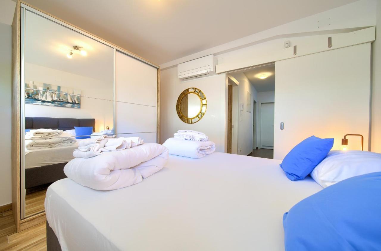 Villa Solis Lacus Modern Apartment - Private Heated Pool - Smart Tv Sky X - Free Parking Njivice Exteriér fotografie