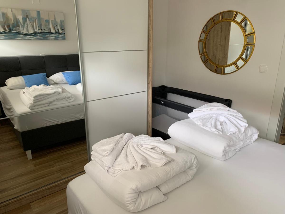 Villa Solis Lacus Modern Apartment - Private Heated Pool - Smart Tv Sky X - Free Parking Njivice Exteriér fotografie