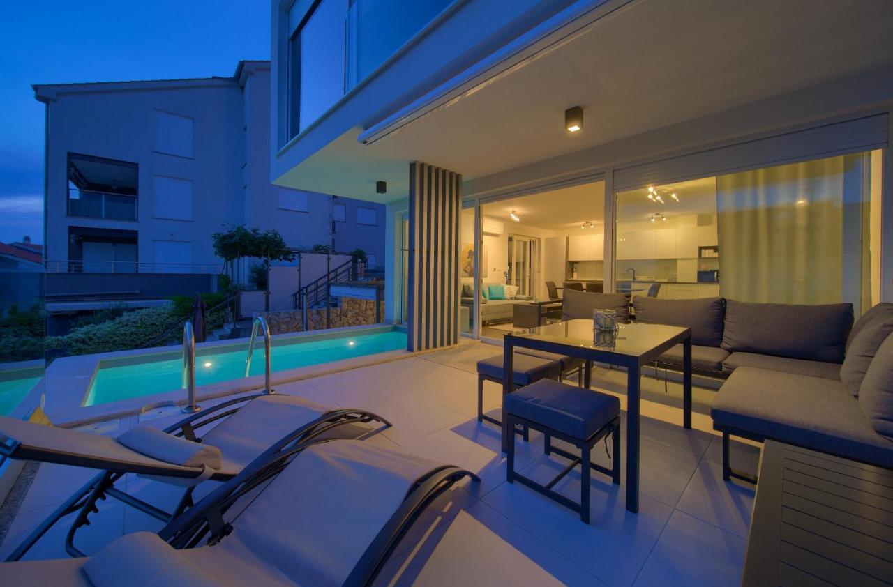 Villa Solis Lacus Modern Apartment - Private Heated Pool - Smart Tv Sky X - Free Parking Njivice Exteriér fotografie